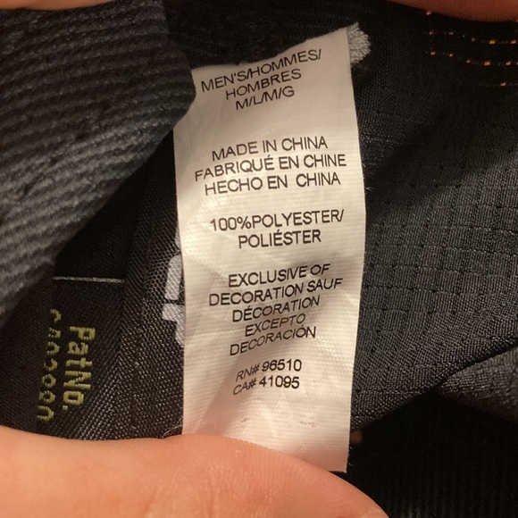 Under Armour Black Golf Hat Quick Dry - Picture 9 of 10